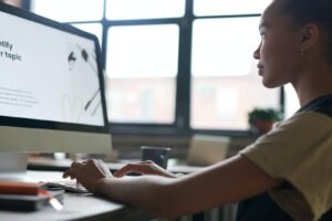 pexels-fauxels-3184163